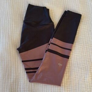 ALO Yoga Two-Tone Black and Tan Leggings